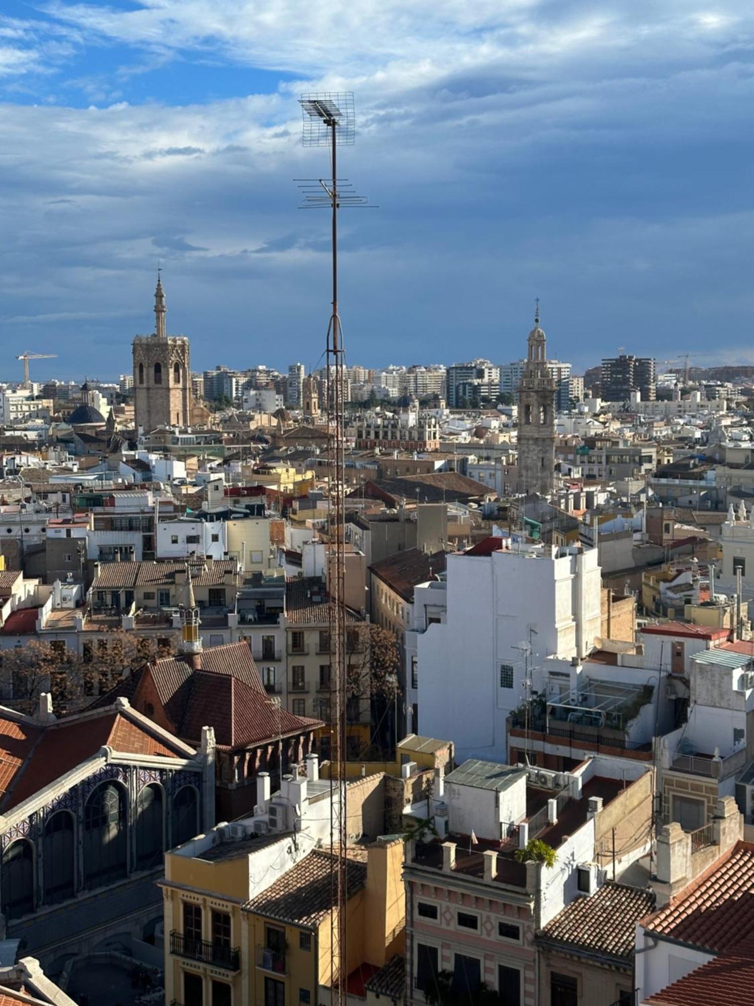 Mirador 1 Del Mercado Central - Habitacion Con Bano Privado En El Centro De La Ciudad Vella 瓦伦西亚 外观 照片