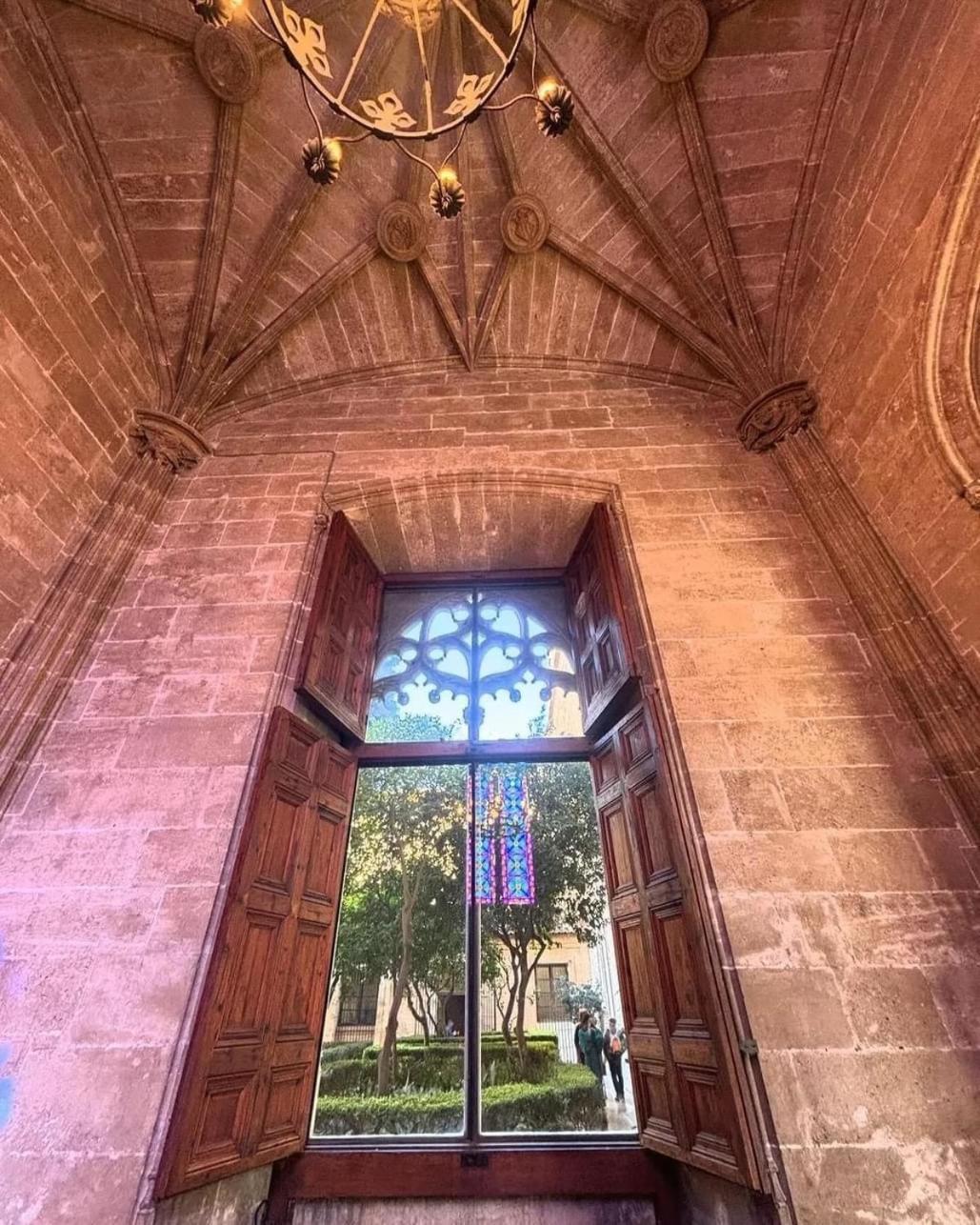 Mirador 1 Del Mercado Central - Habitacion Con Bano Privado En El Centro De La Ciudad Vella 瓦伦西亚 外观 照片