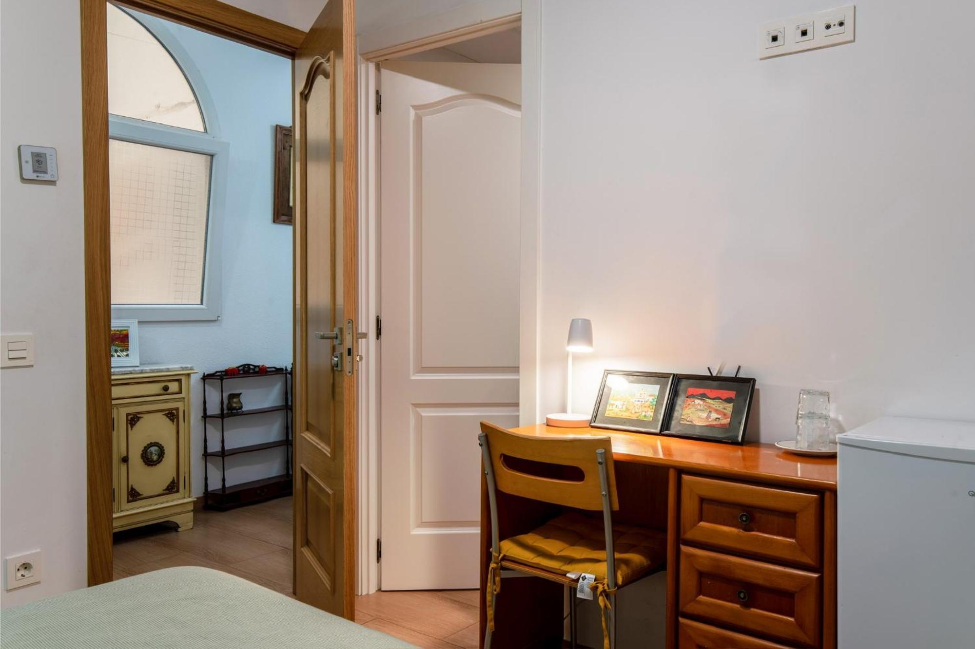 Mirador 1 Del Mercado Central - Habitacion Con Bano Privado En El Centro De La Ciudad Vella 瓦伦西亚 外观 照片